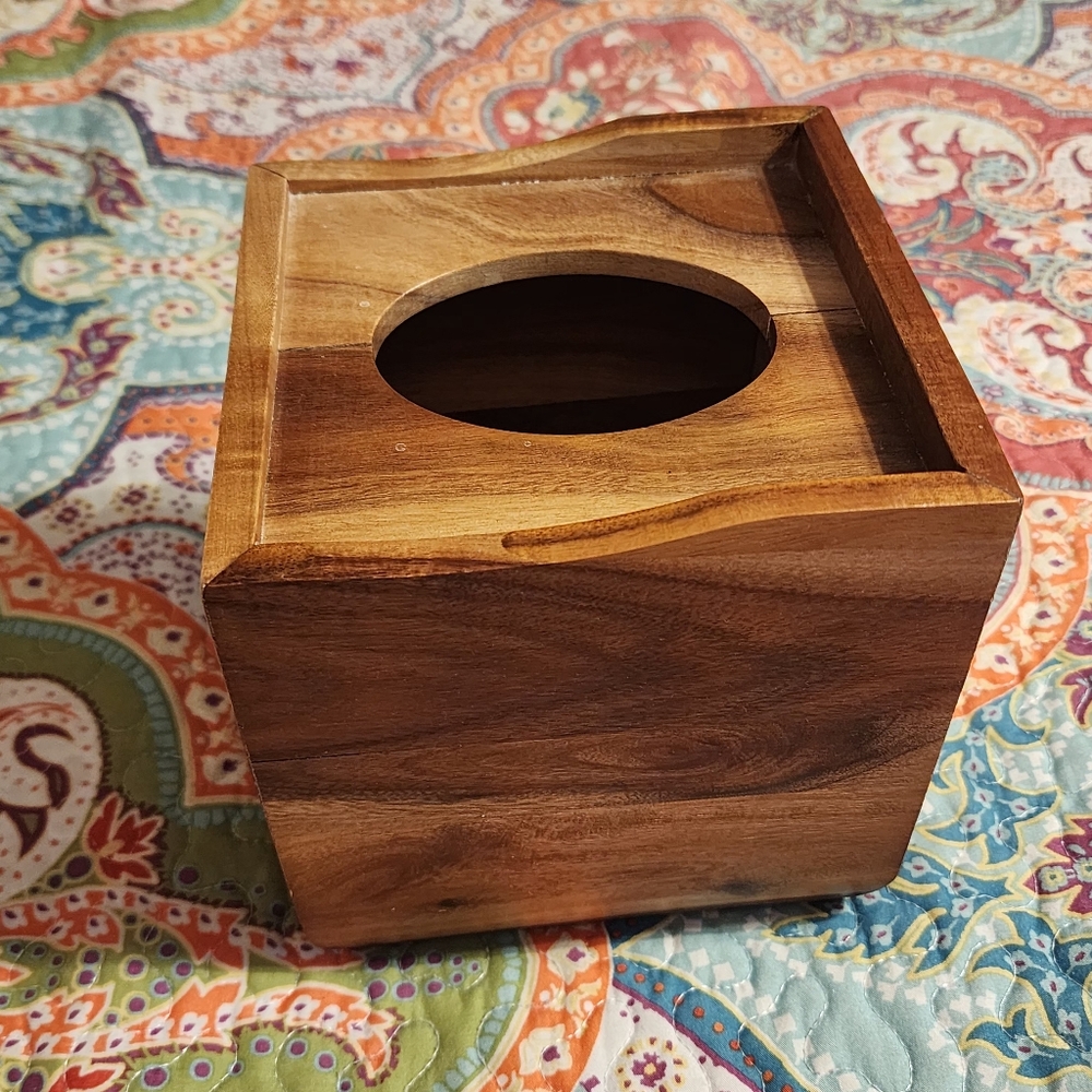 KASSATEX Bath Accessories, Acacia Tissue Holder | Wooden Tissue Box Holder - Picture 5 of 10